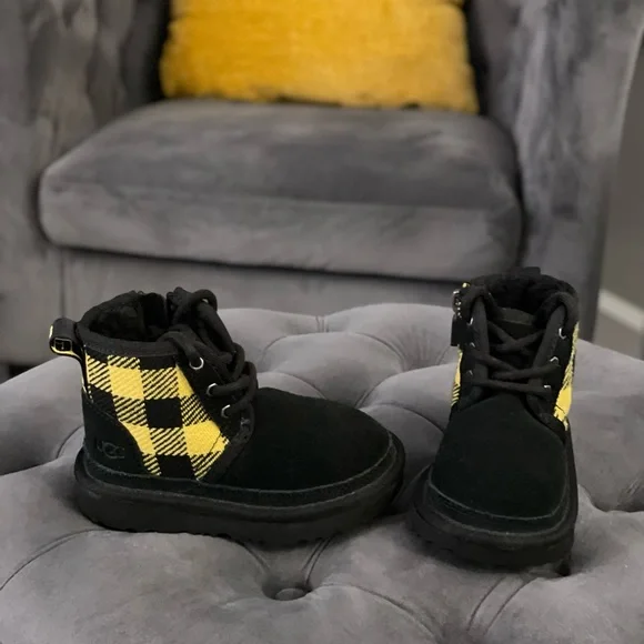 Uggs |Size 7 US| Kids - Picture 5 of 10